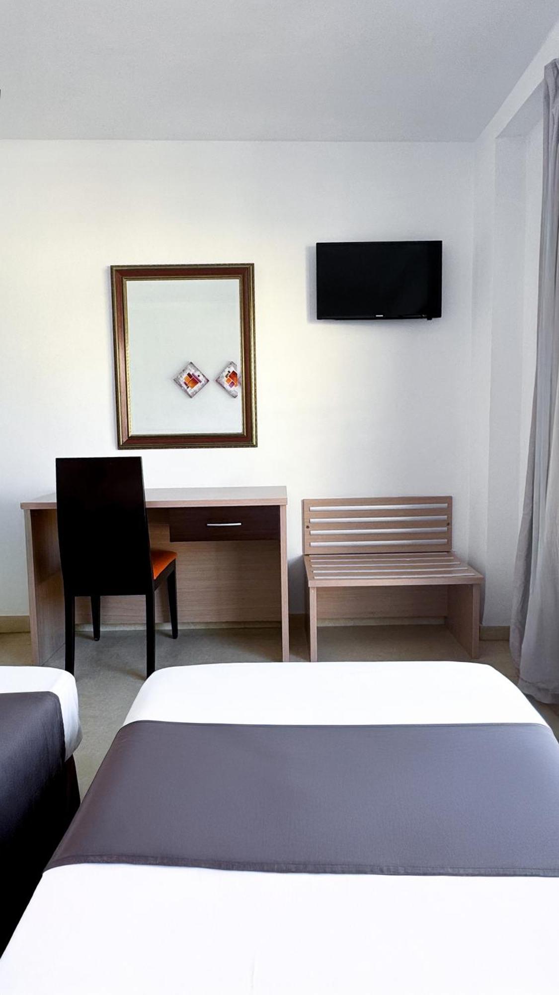 Hotel Primavera Benidorm Bagian luar foto